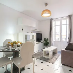 apartamentos-bolsa-larios.hotelsinnerja.org/